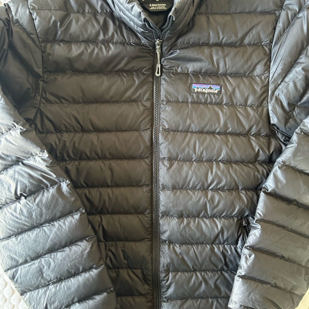 Patagonia men’s Black Down Jacket size small